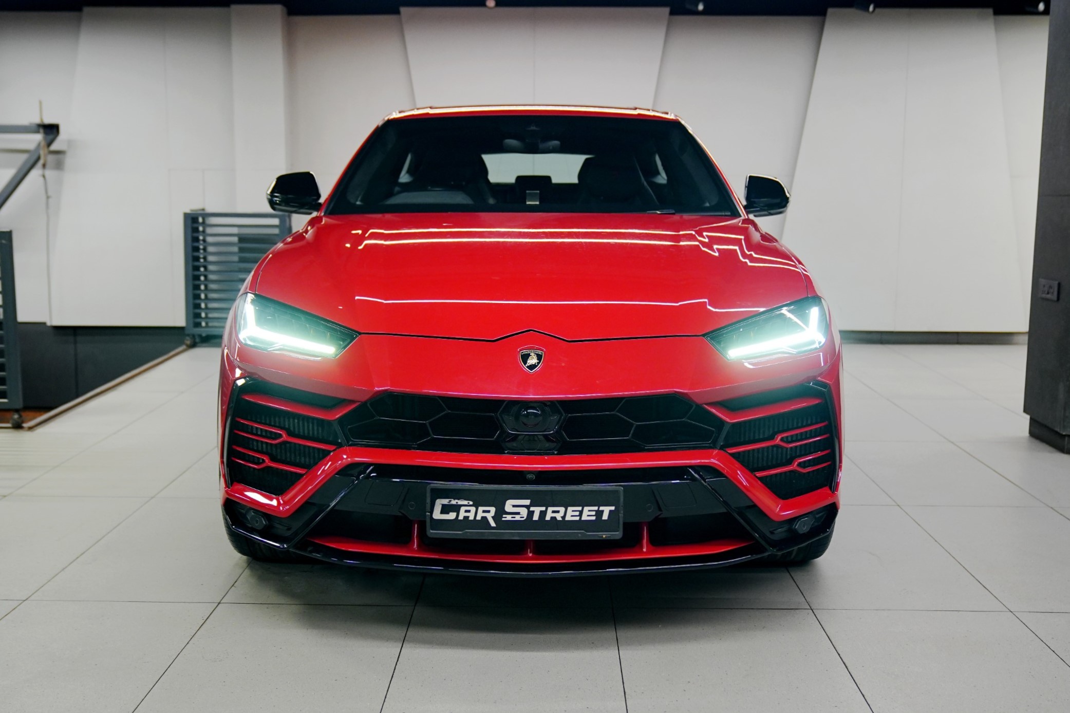 Lamborghini Urus V8